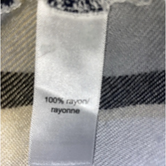 Maurice’s Fringe Flannel Plaid Blue & Beige Shawl Womens S/M Used Once - Picture 5 of 6